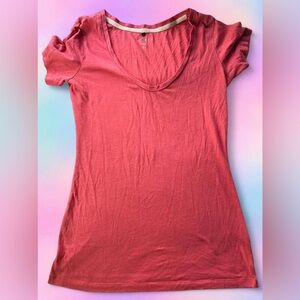 Victoria’s Secret Essential V-Neck Tee in Dusty Rose